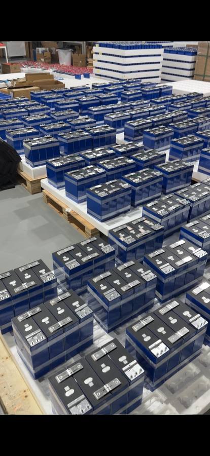 LiFePO4 cell storage trays