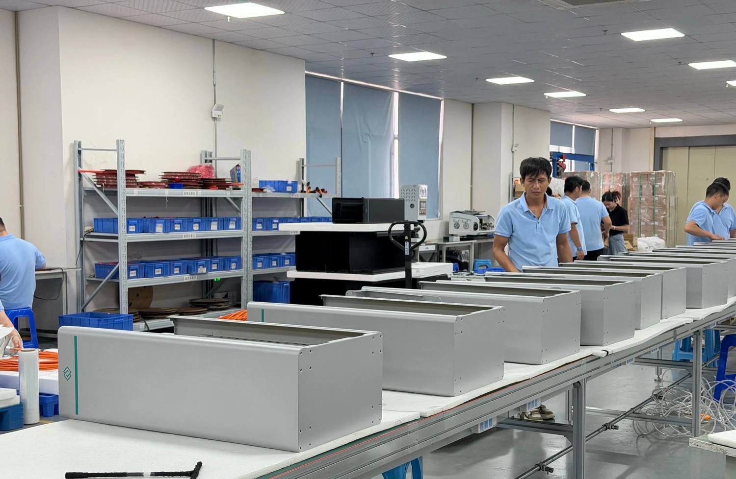 Battery pack assembly workstation