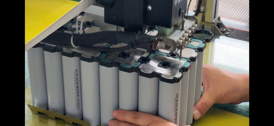 LiFePO4 cell spot welding